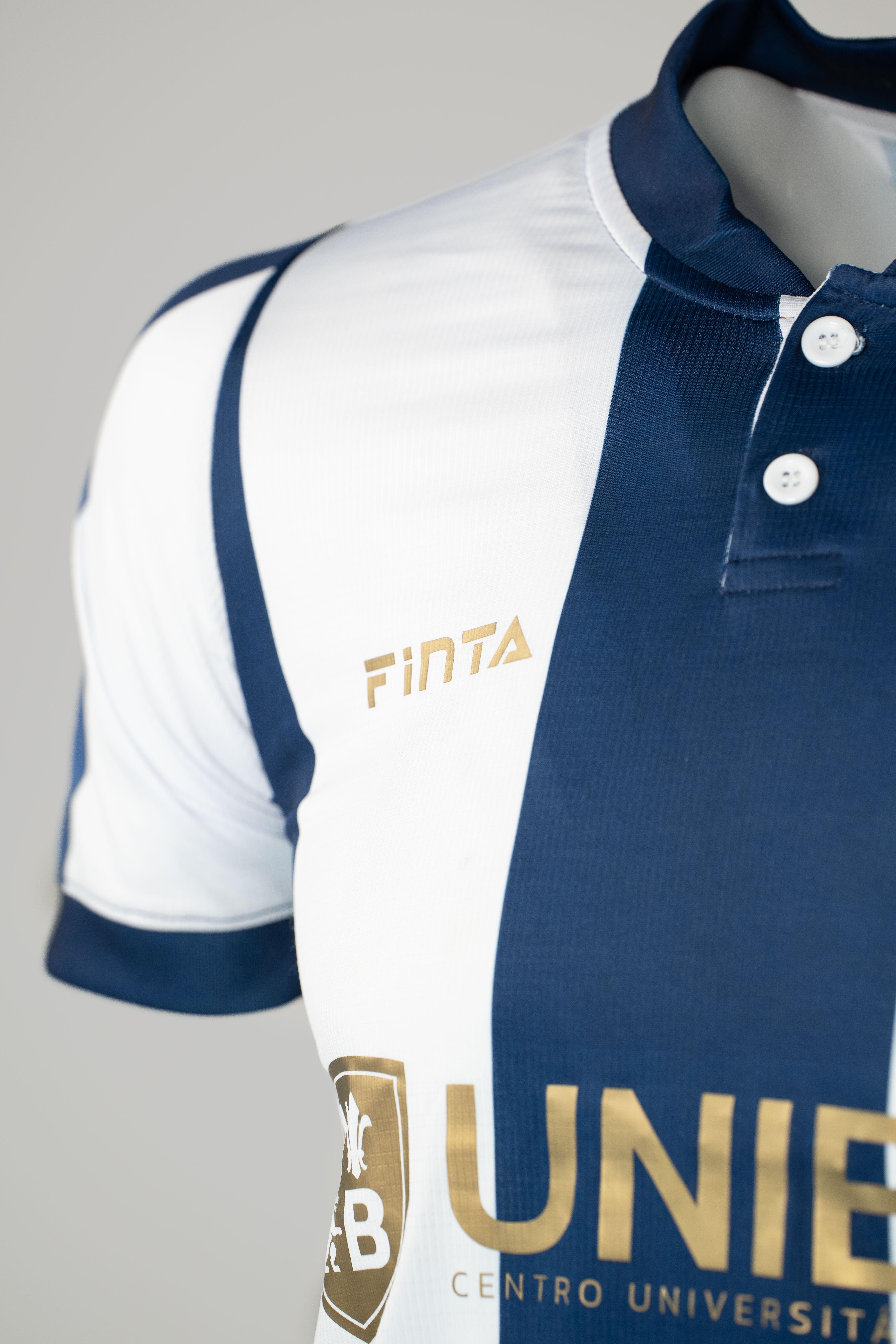 Camisa Retrô - Branca Com Listras Azuis Padrão - 2026 