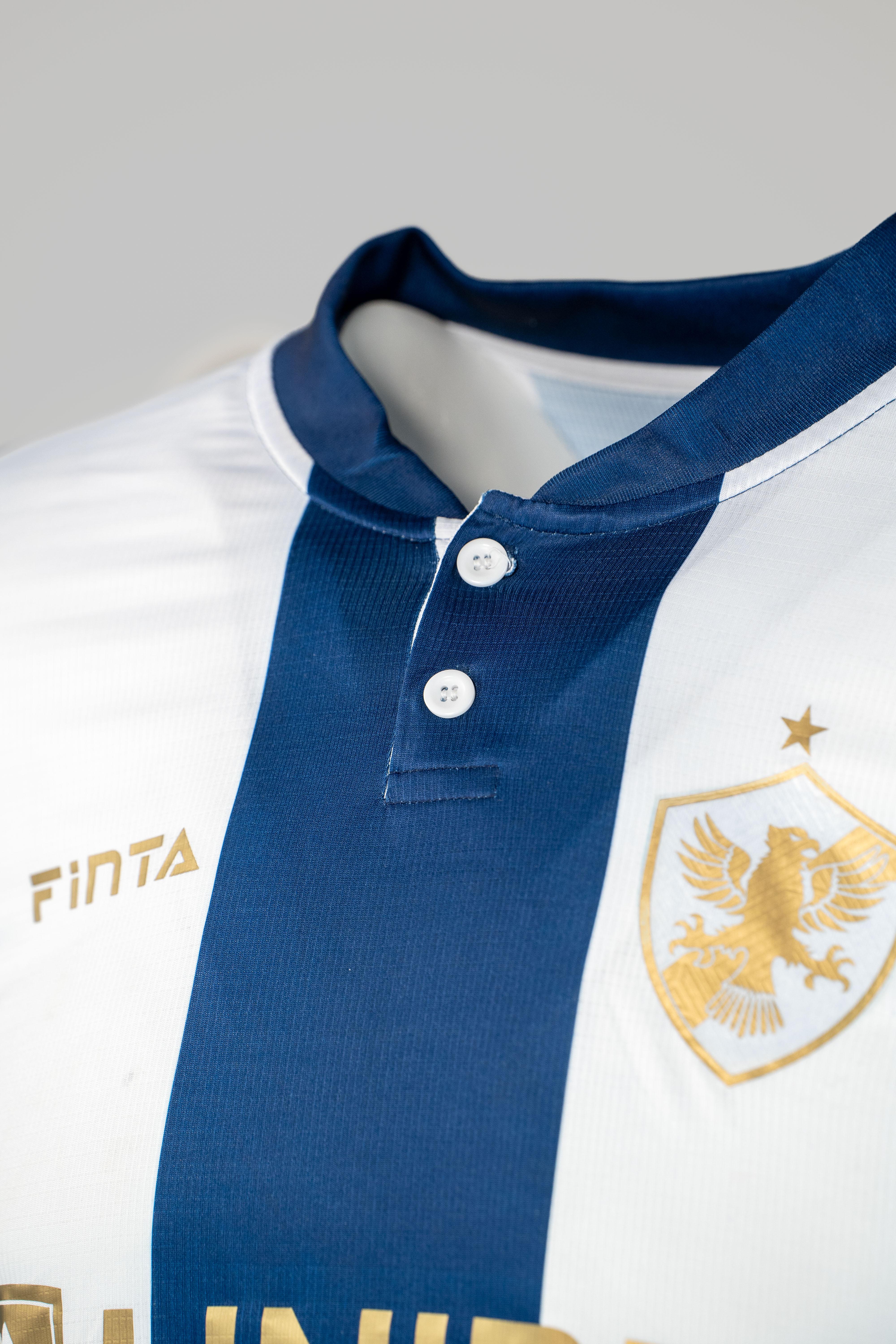 Camisa Retrô - Branca Com Listras Azuis Padrão - 2026 